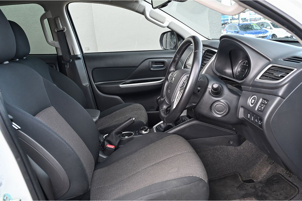 2022 Mitsubishi Triton GLS MR 4X4