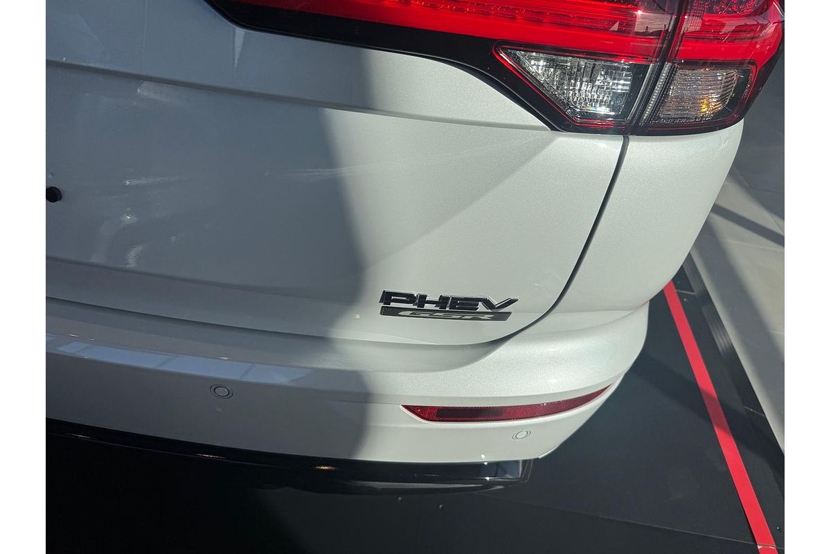 2024 Mitsubishi Outlander PHEV GSR ZM