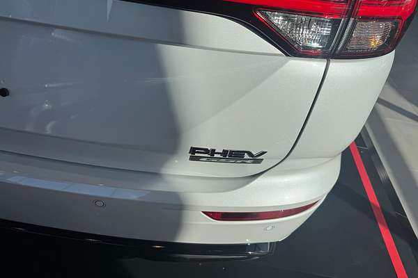 2024 Mitsubishi Outlander PHEV GSR ZM