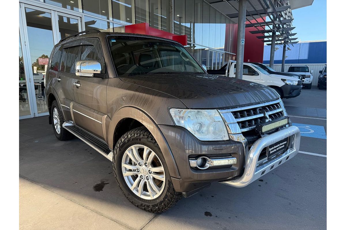 2014 Mitsubishi Pajero Exceed NX