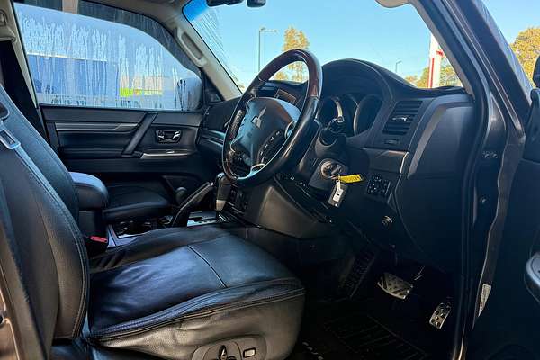 2014 Mitsubishi Pajero Exceed NX