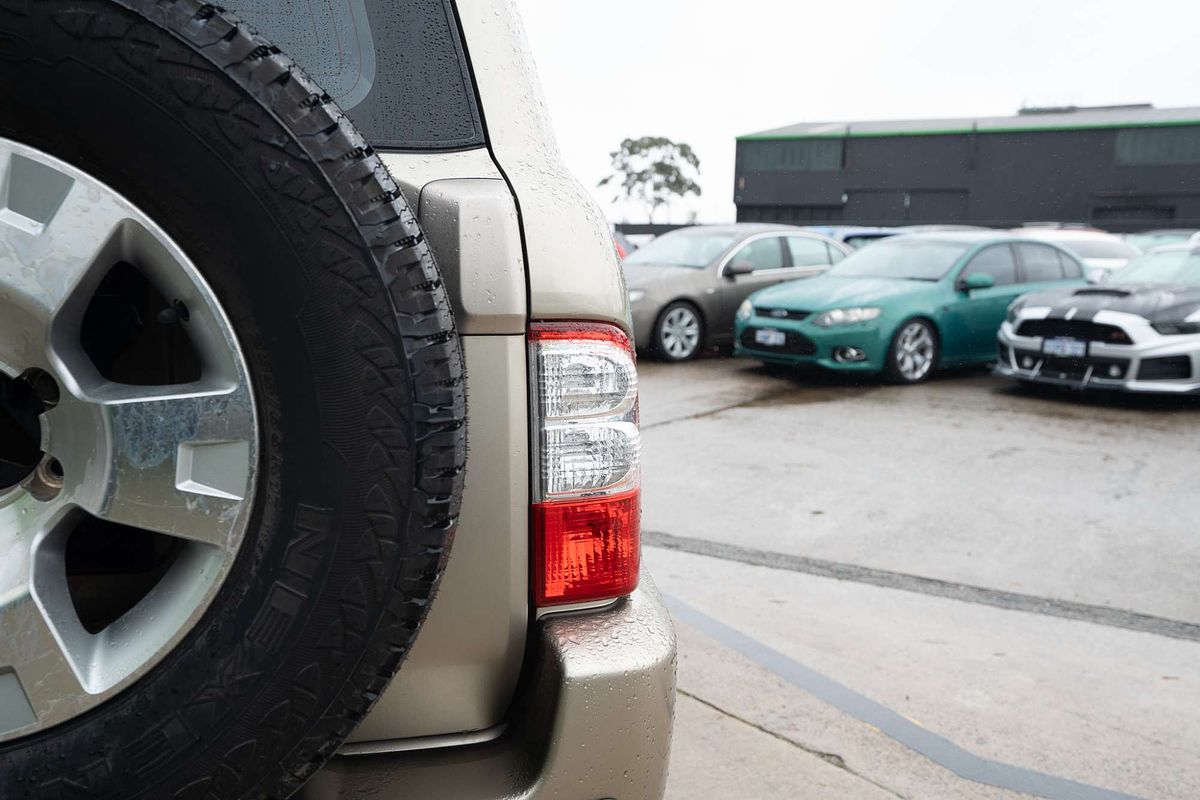 2003 Nissan Patrol ST-L GU III