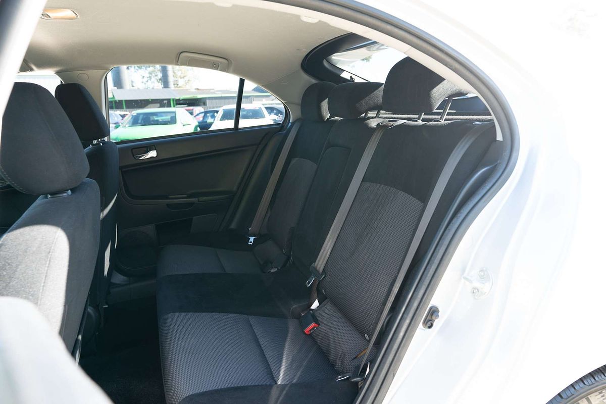2014 Mitsubishi Lancer ES CJ