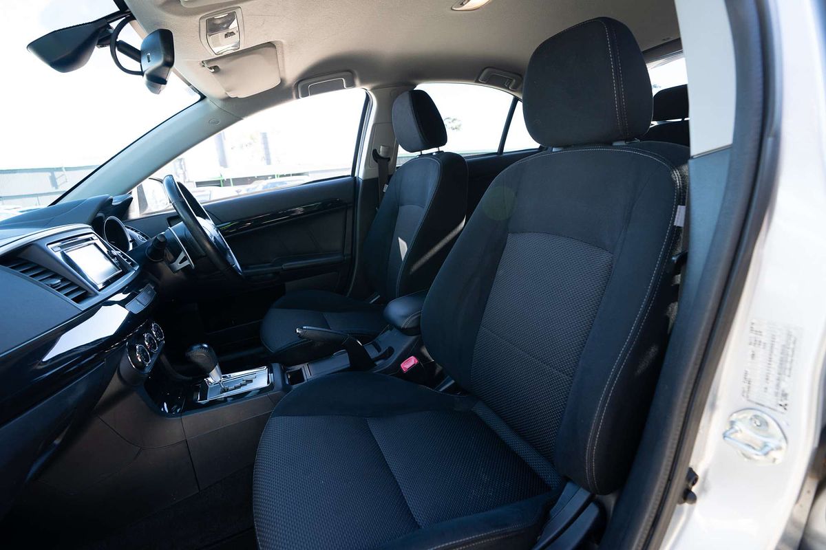 2014 Mitsubishi Lancer ES CJ