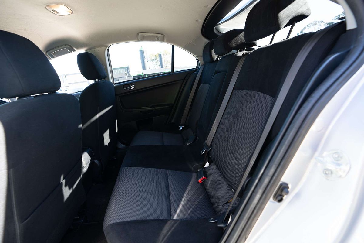 2014 Mitsubishi Lancer ES CJ