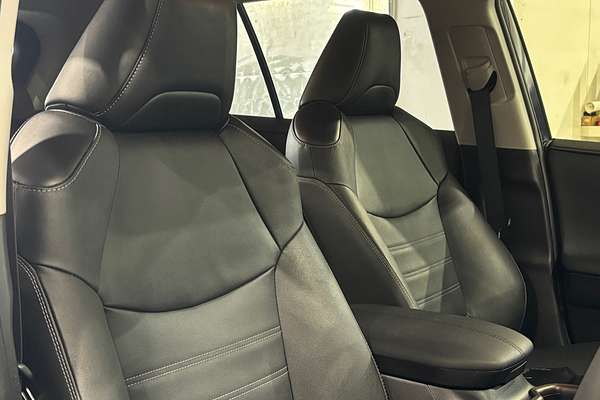 2020 Toyota RAV4 Cruiser AXAH52R