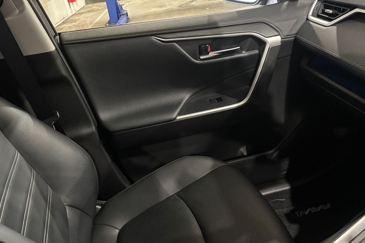 2020 Toyota RAV4 Cruiser AXAH52R
