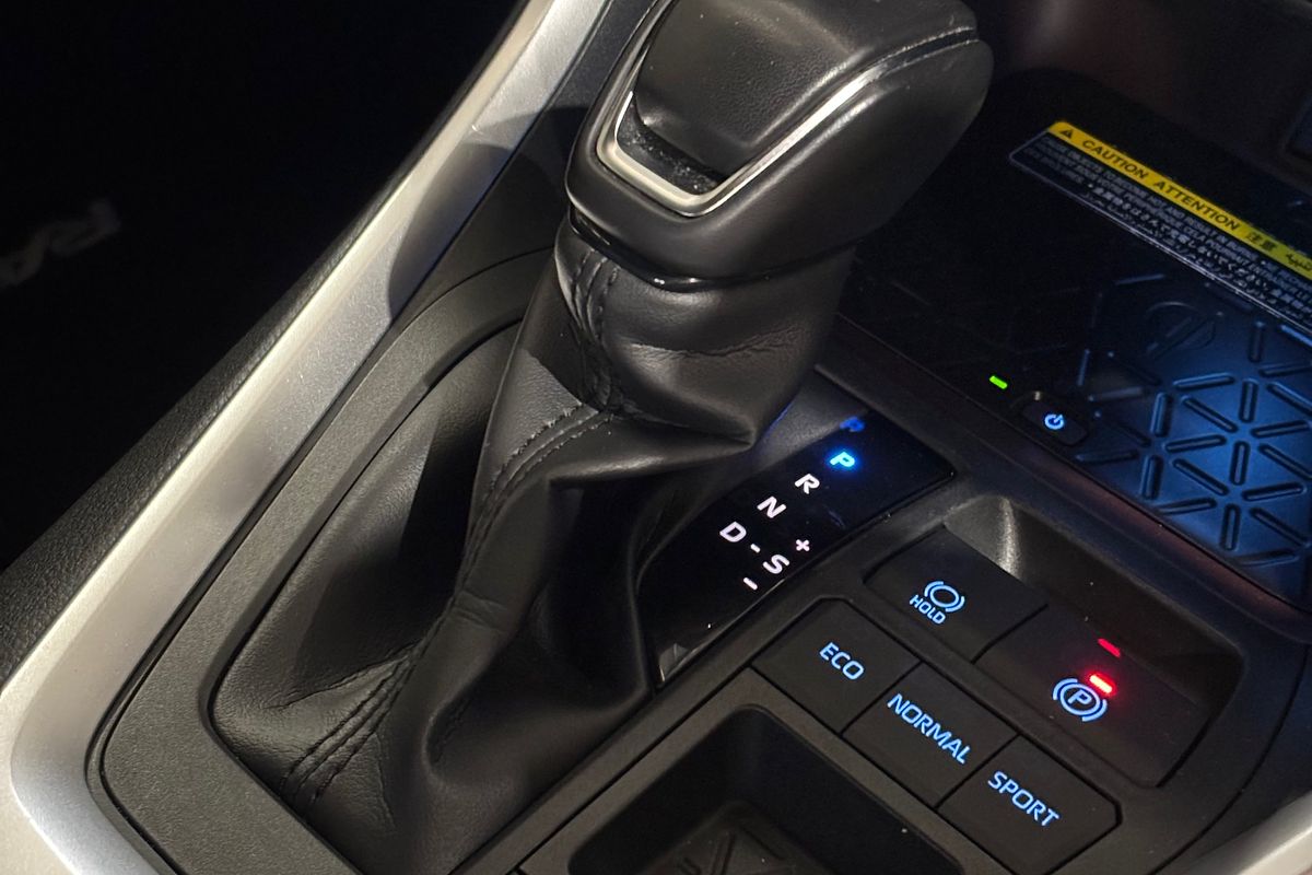 2020 Toyota RAV4 Cruiser AXAH52R