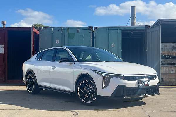 2025 Kia K4 GT-Line CL4m