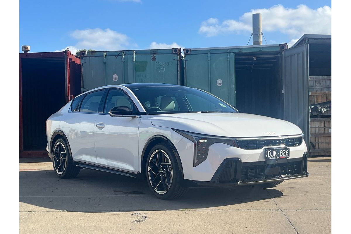 2025 Kia K4 GT-Line CL4m
