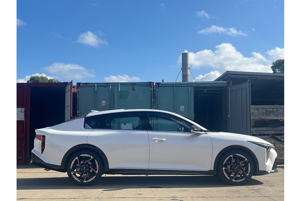 2025 Kia K4 GT-Line CL4m