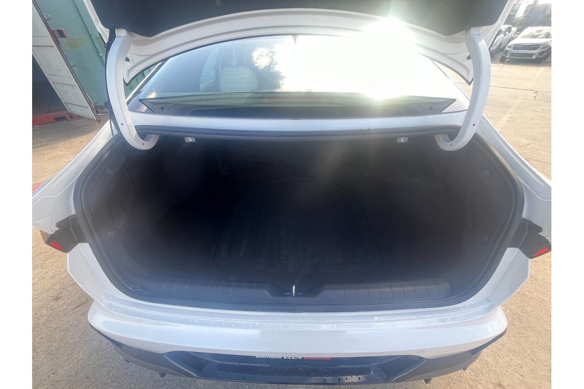 2025 Kia K4 GT-Line CL4m