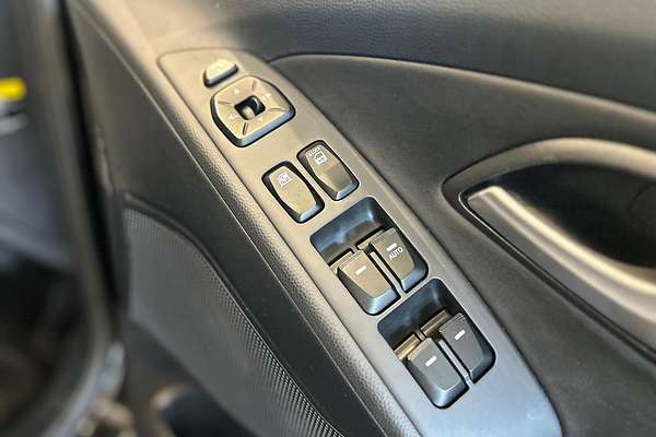 2011 Hyundai ix35 Highlander LM