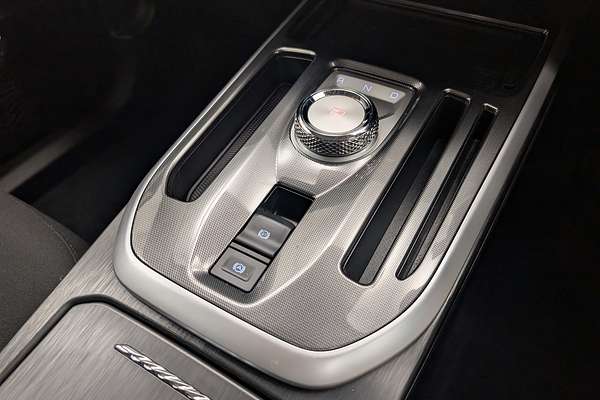 2025 GWM Jolion Premium Hybrid A02