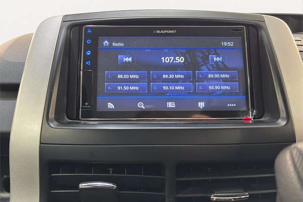 2011 Toyota Noah X L SELECTION SLOPE TYPE 1 ZZR70G