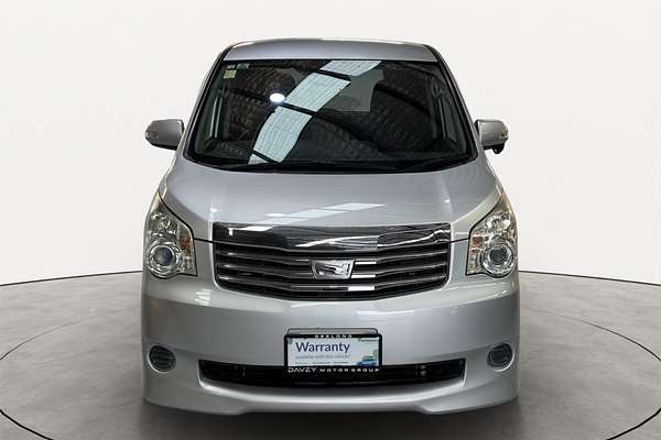 2011 Toyota Noah X L SELECTION SLOPE TYPE 1 ZZR70G