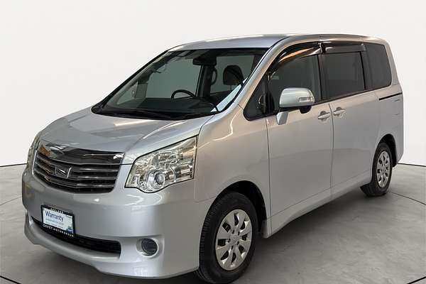 2011 Toyota Noah X L SELECTION SLOPE TYPE 1 ZZR70G