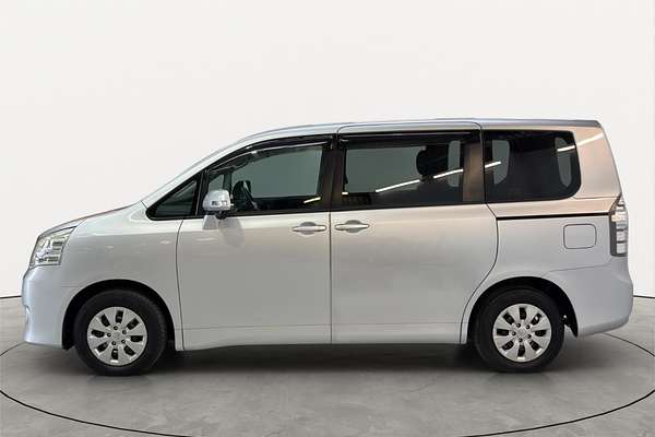 2011 Toyota Noah X L SELECTION SLOPE TYPE 1 ZZR70G