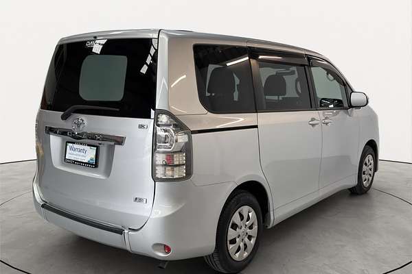 2011 Toyota Noah X L SELECTION SLOPE TYPE 1 ZZR70G