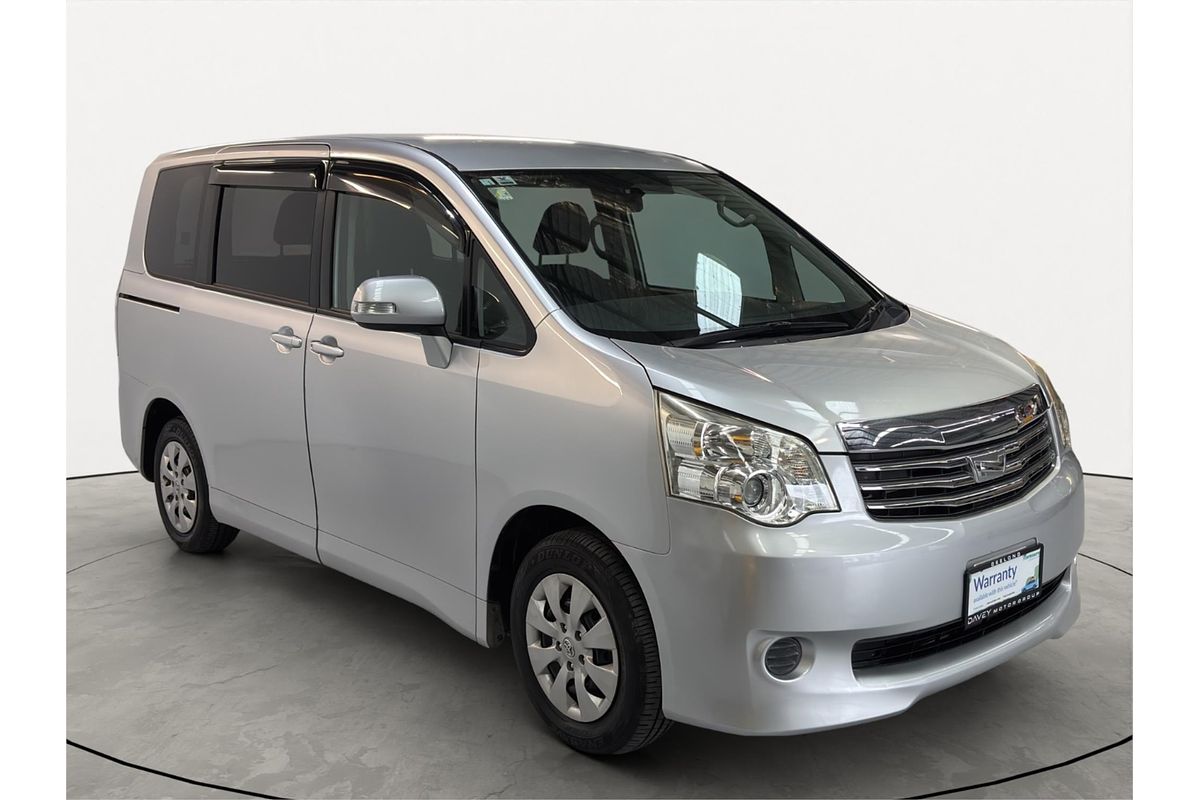 2011 Toyota Noah X L SELECTION SLOPE TYPE 1 ZZR70G