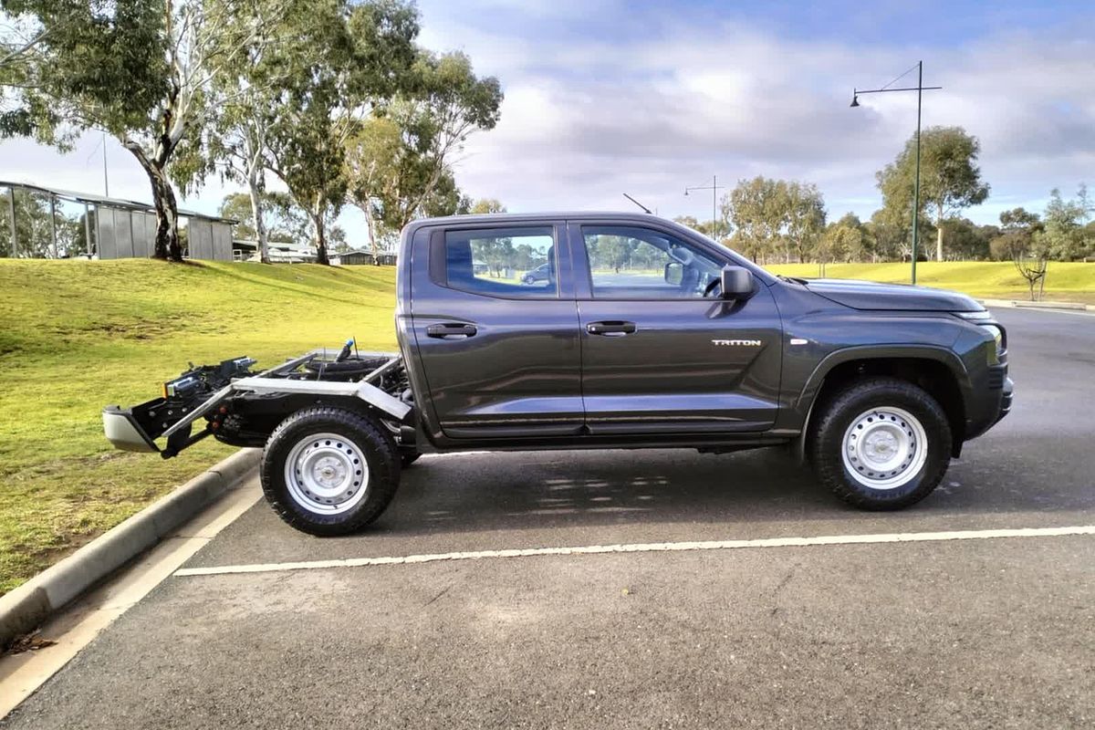 2025 Mitsubishi Triton GLX MV 4X4
