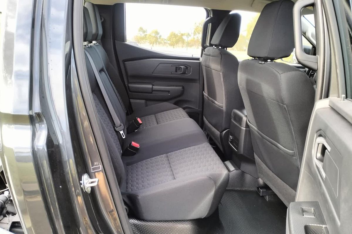 2025 Mitsubishi Triton GLX MV 4X4
