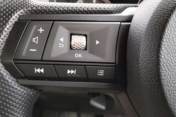 2025 Mitsubishi Triton GLX MV 4X4