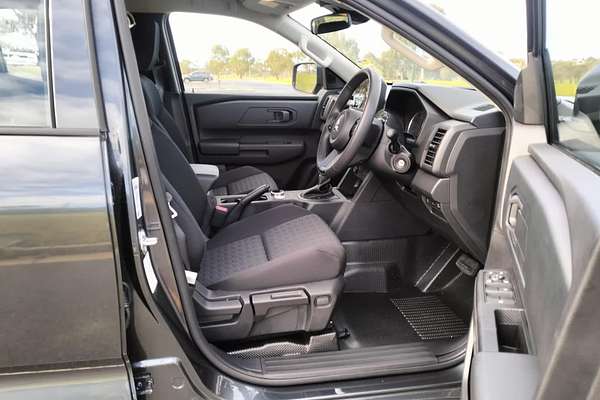 2025 Mitsubishi Triton GLX MV 4X4