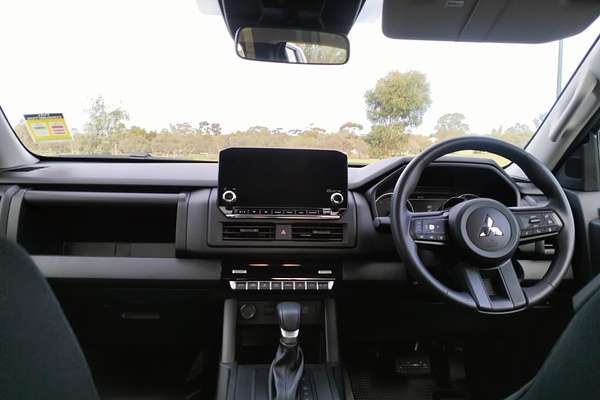 2025 Mitsubishi Triton GLX MV 4X4