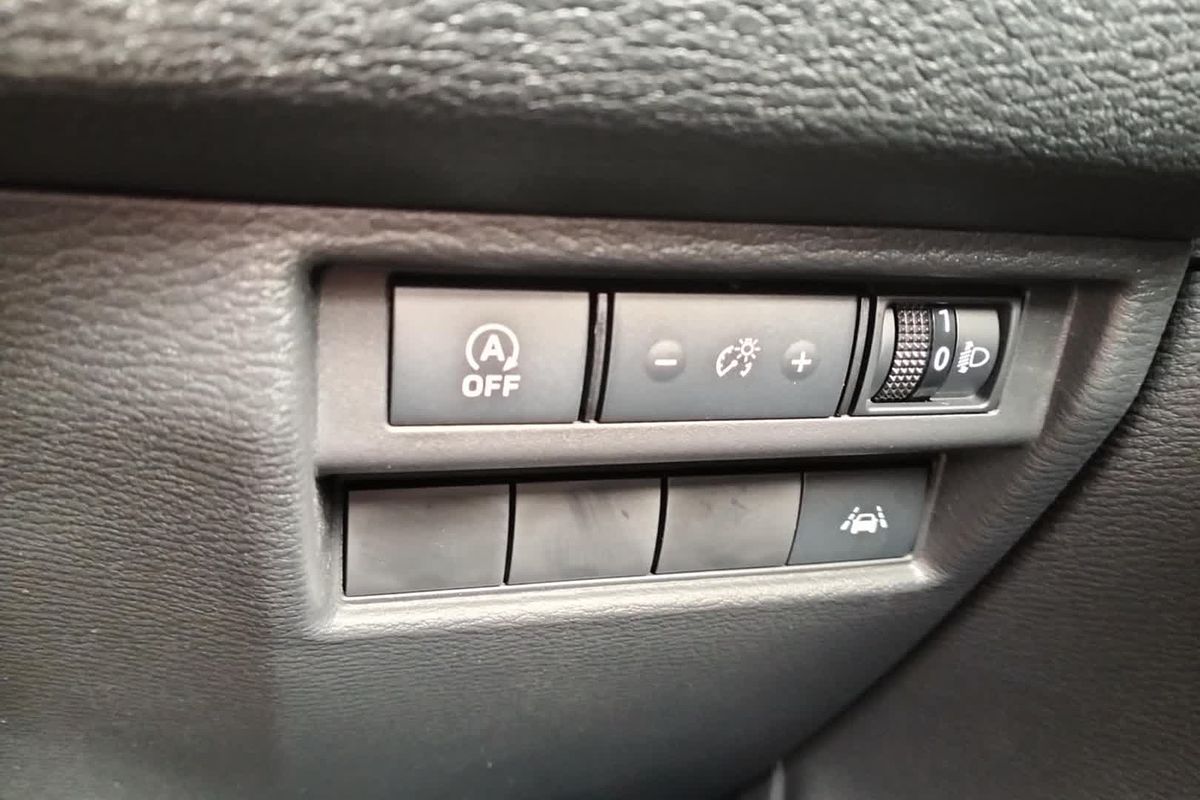 2025 Mitsubishi Triton GLX MV 4X4
