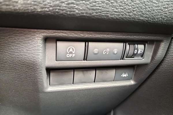 2025 Mitsubishi Triton GLX MV 4X4