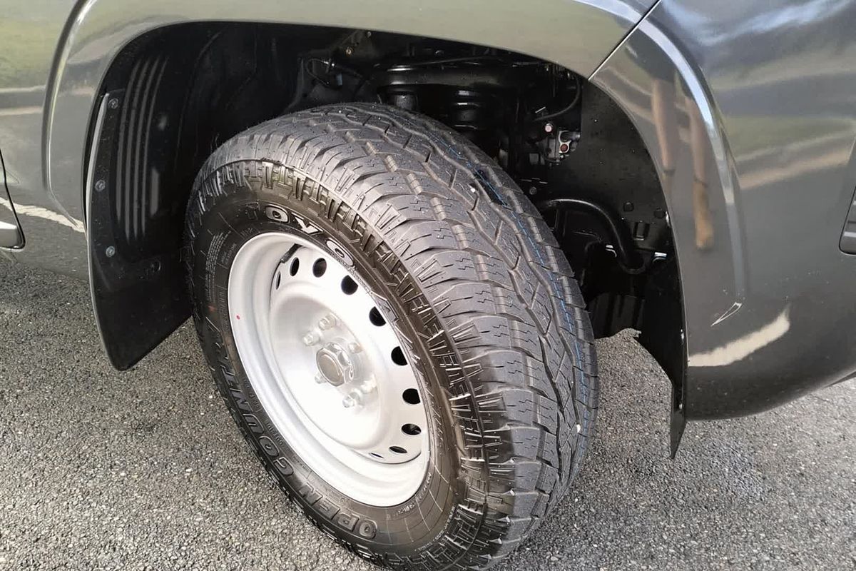 2025 Mitsubishi Triton GLX MV 4X4