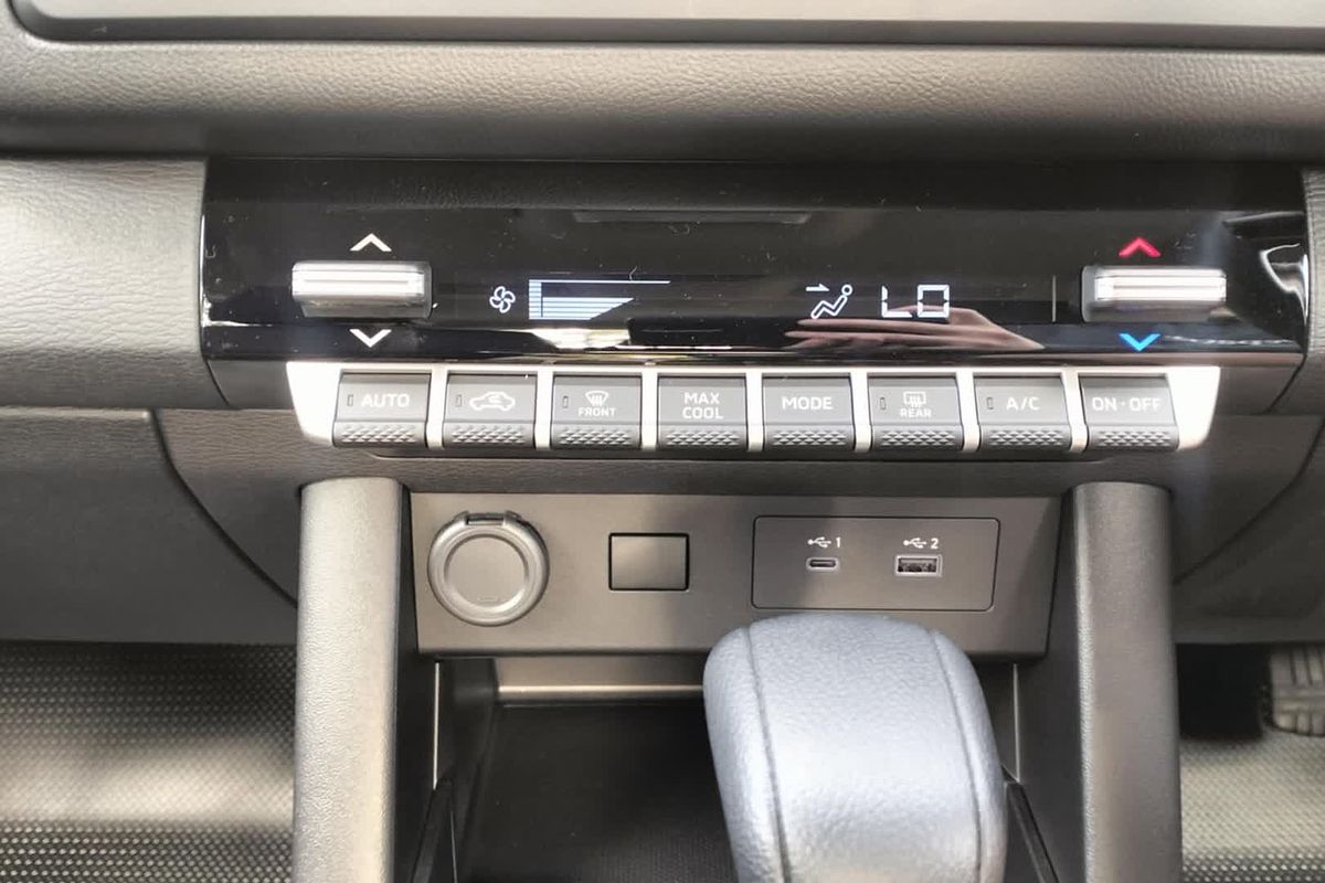 2025 Mitsubishi Triton GLX MV 4X4