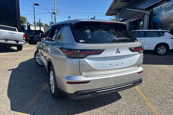 2025 Mitsubishi Outlander ES ZM