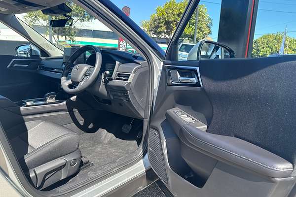 2025 Mitsubishi Outlander ES ZM