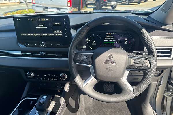 2025 Mitsubishi Outlander ES ZM