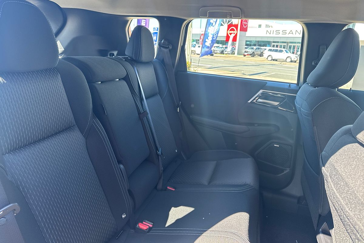 2025 Mitsubishi Outlander ES ZM