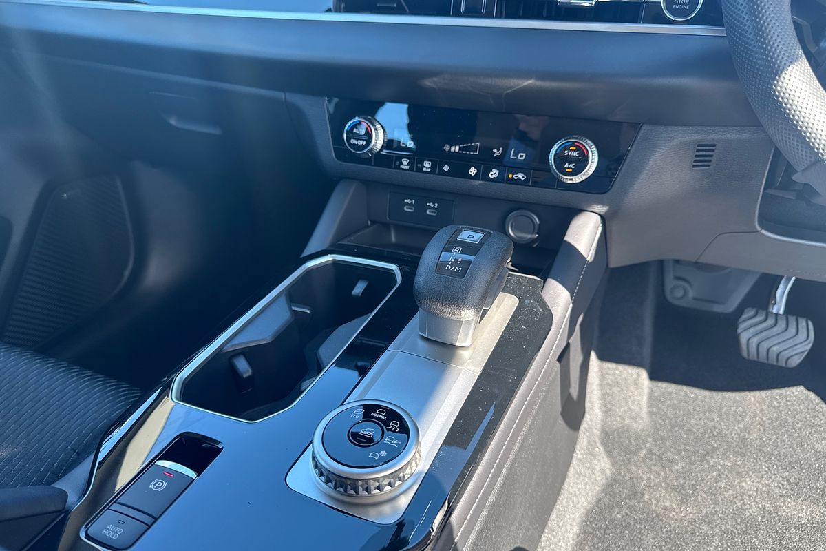 2025 Mitsubishi Outlander ES ZM