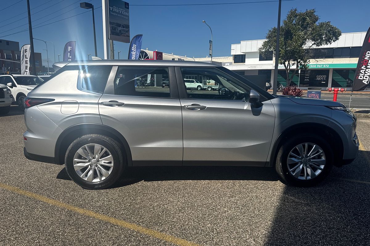 2025 Mitsubishi Outlander ES ZM