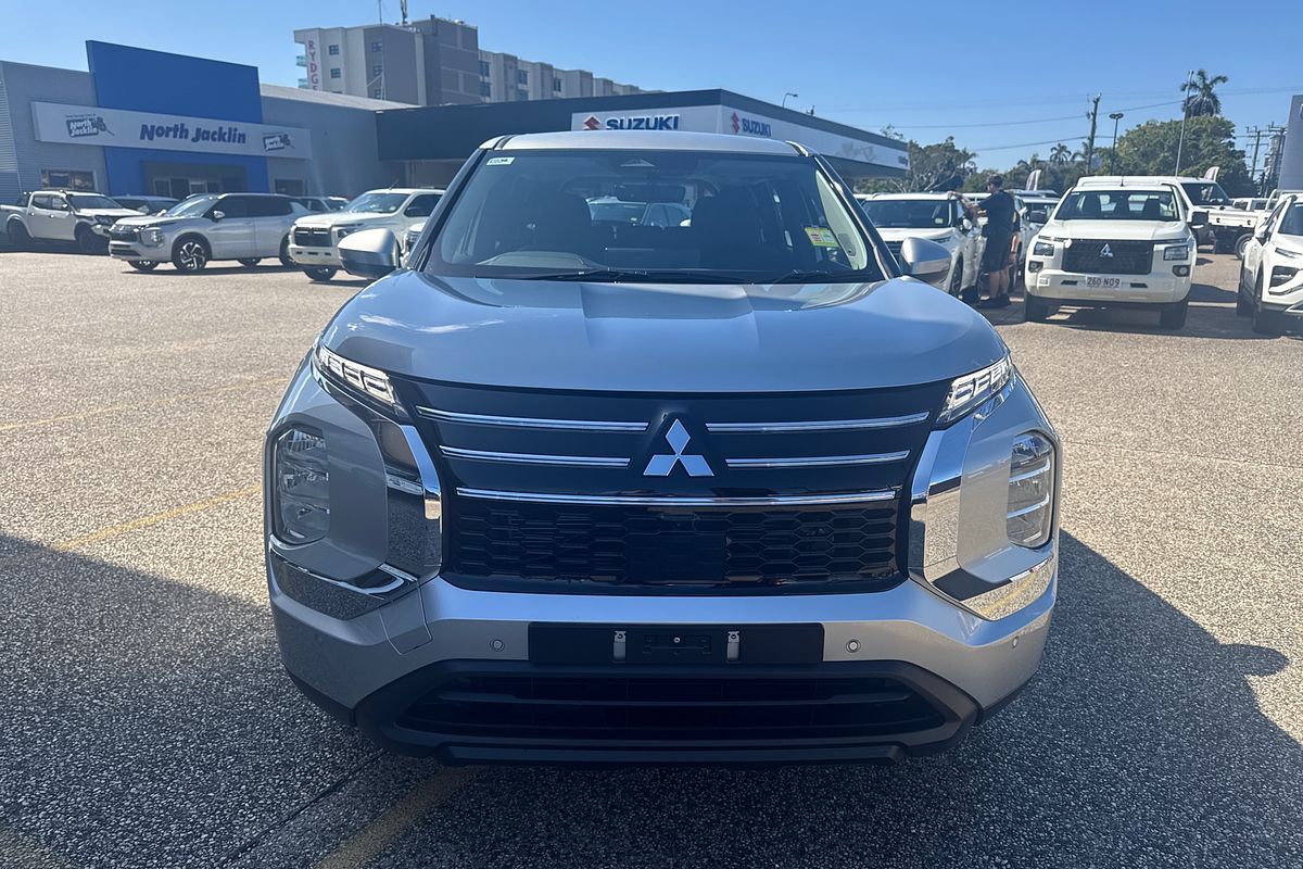 2025 Mitsubishi Outlander ES ZM