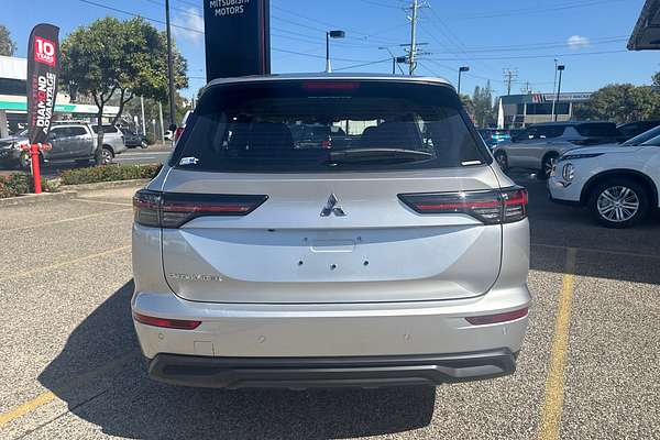 2025 Mitsubishi Outlander ES ZM