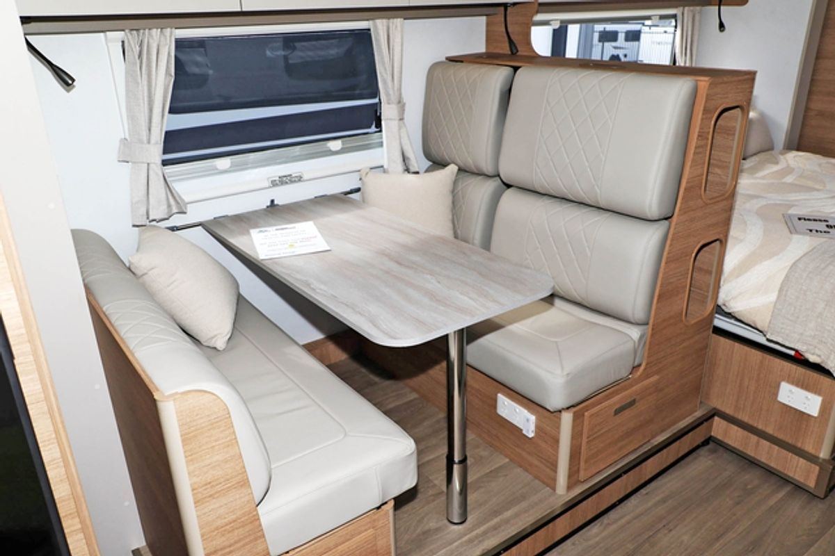 2025 Jayco SIGNATURE MOTORHOME IV.25-5B.SG-MY25