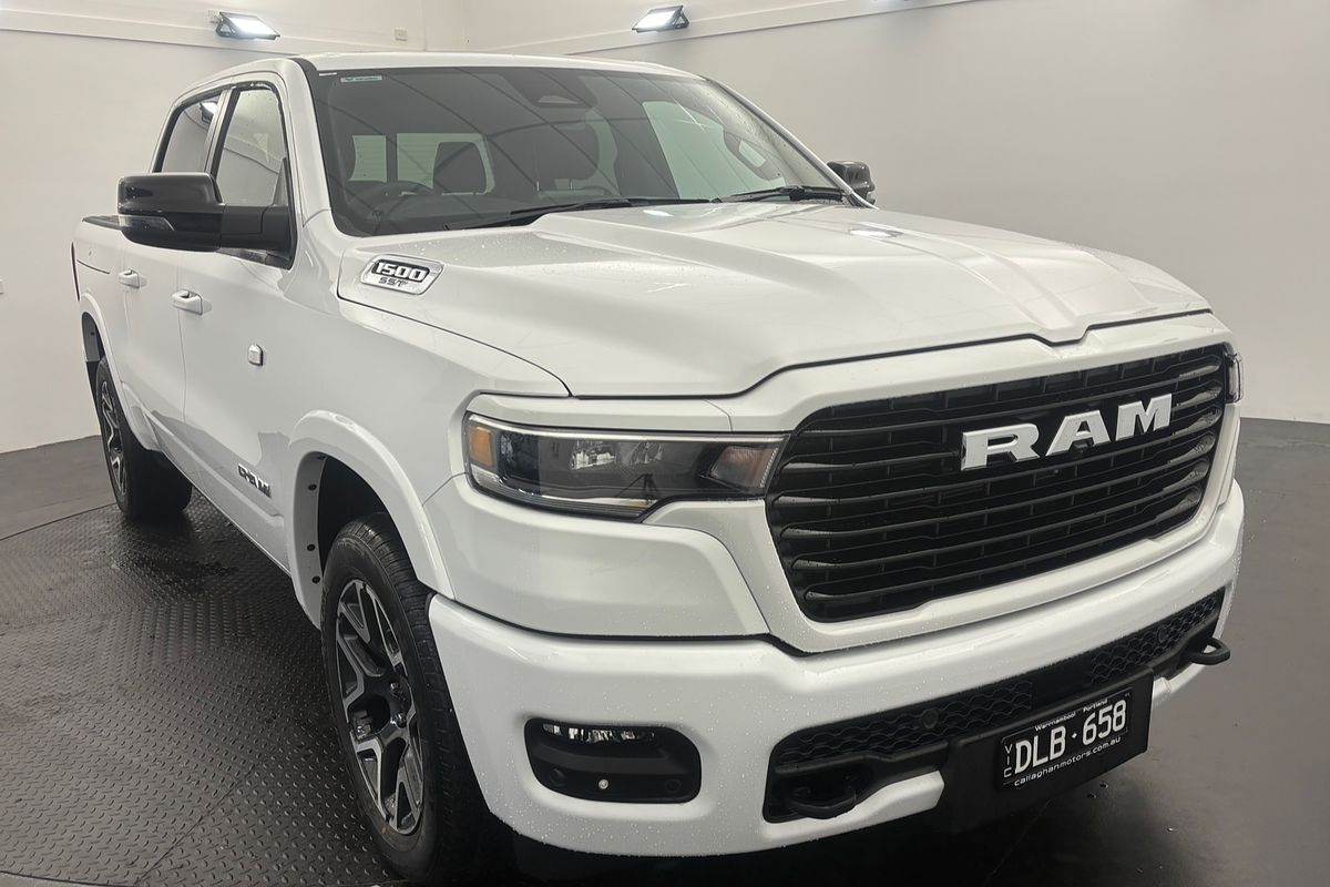 2025 RAM 1500 Laramie Sport Hurricane SO RamBox DT 4X4 SWB