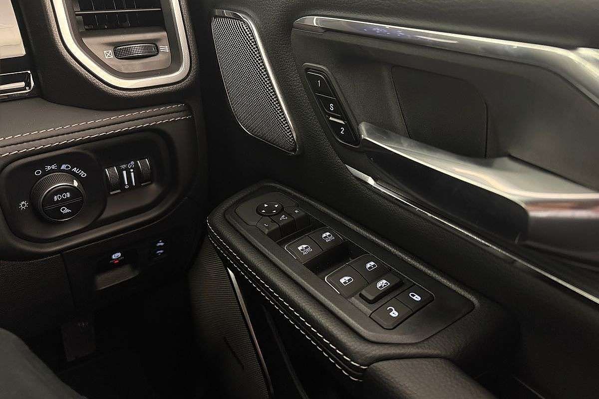 2025 RAM 1500 Laramie Sport Hurricane SO RamBox DT 4X4 SWB