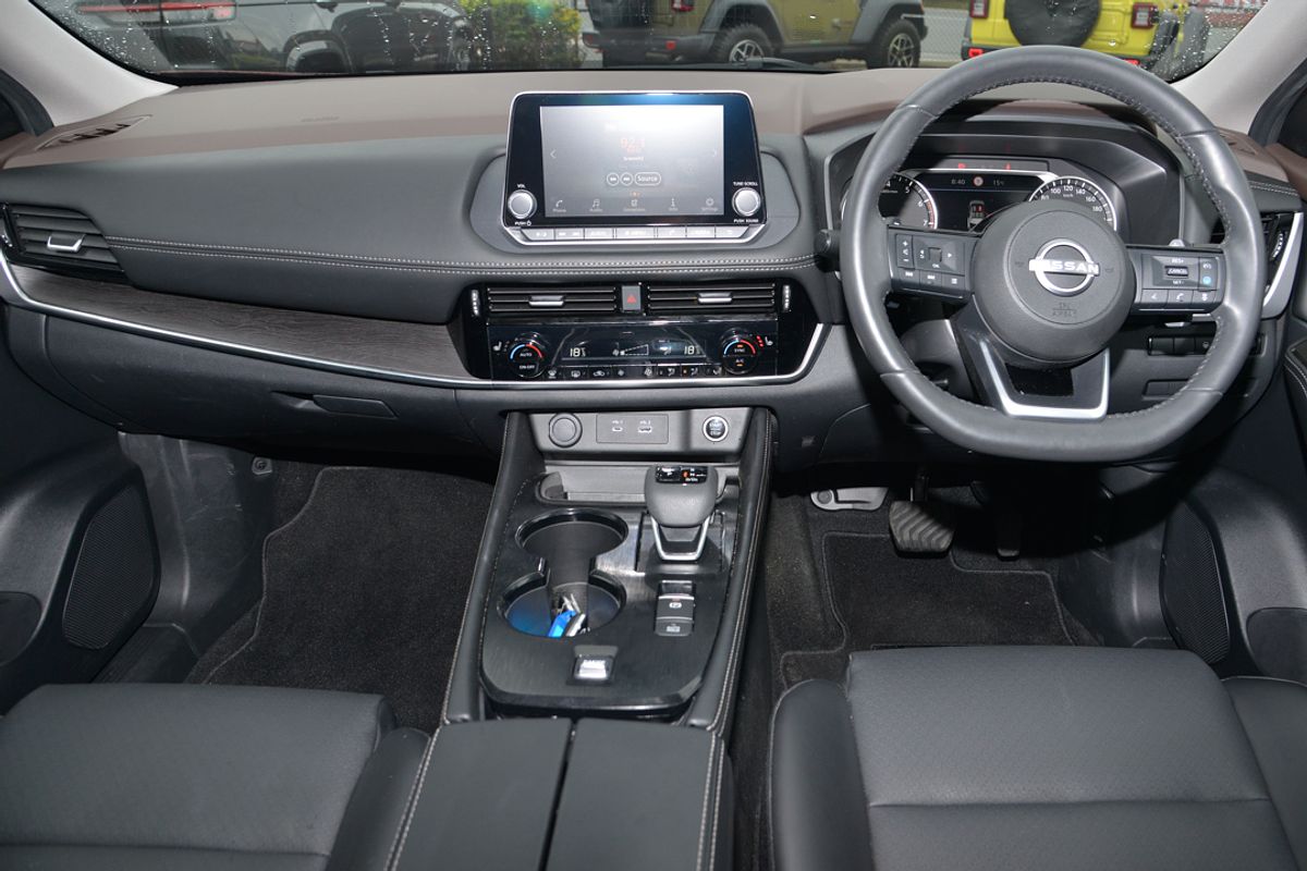 2024 Nissan X-TRAIL ST-L T33