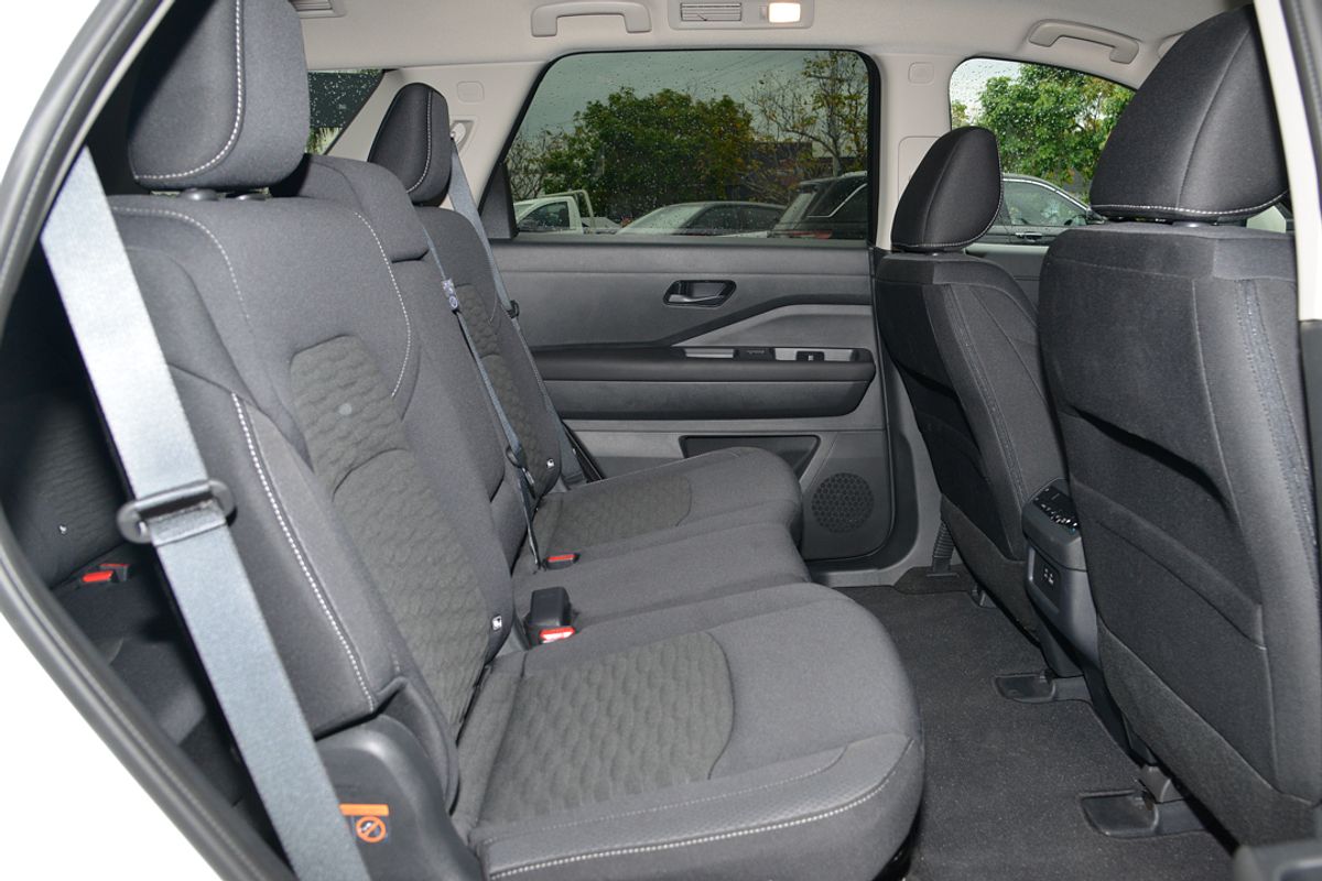 2024 Nissan Pathfinder ST-L R53