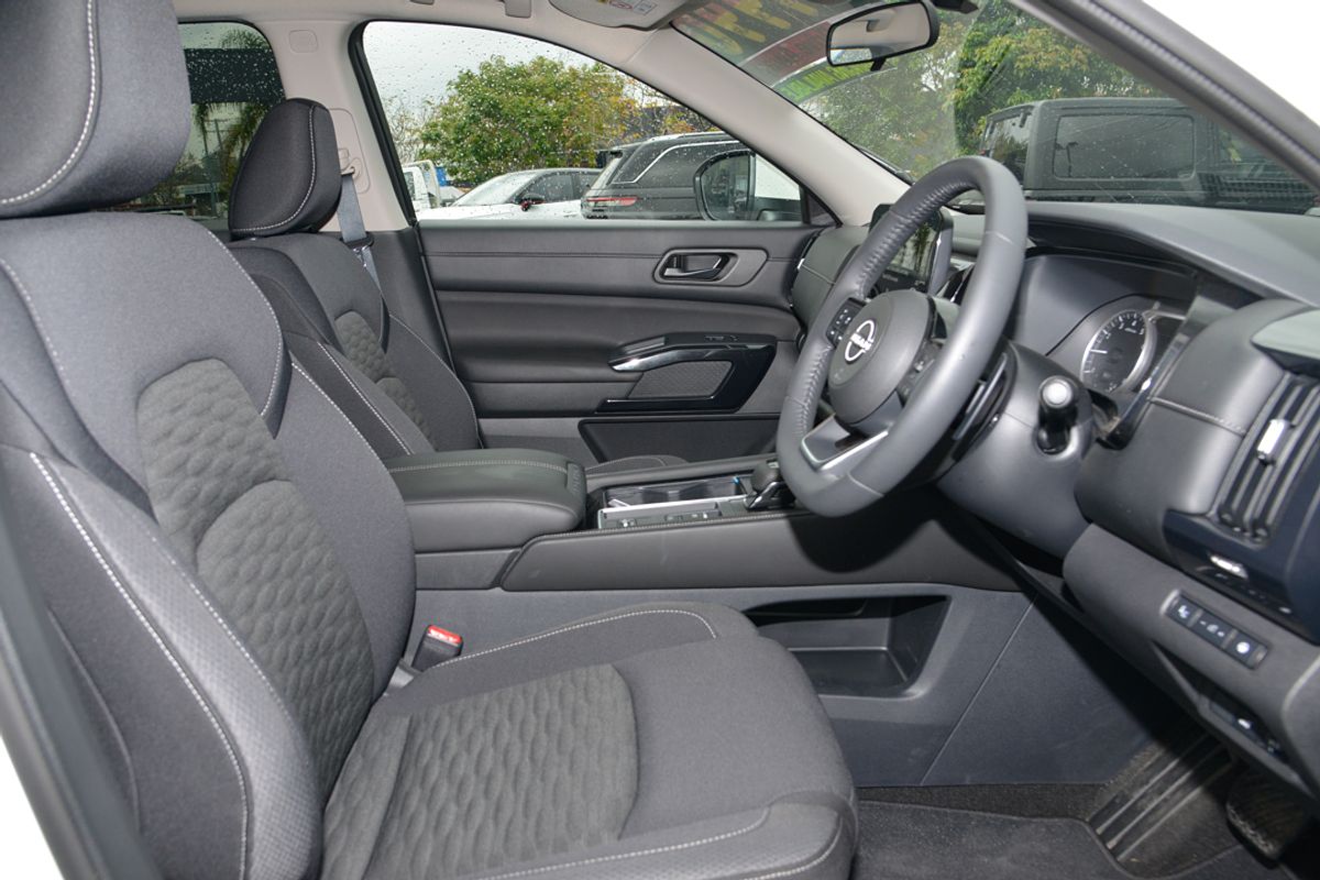 2024 Nissan Pathfinder ST-L R53