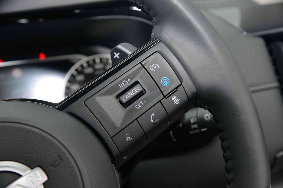 2024 Nissan Pathfinder ST-L R53