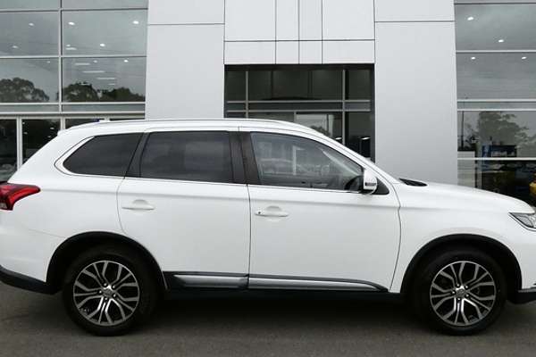2016 Mitsubishi Outlander LS Safety Pack ZK