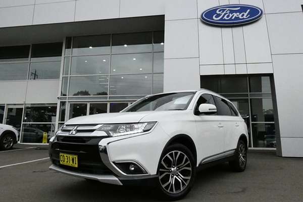 2016 Mitsubishi Outlander LS Safety Pack ZK
